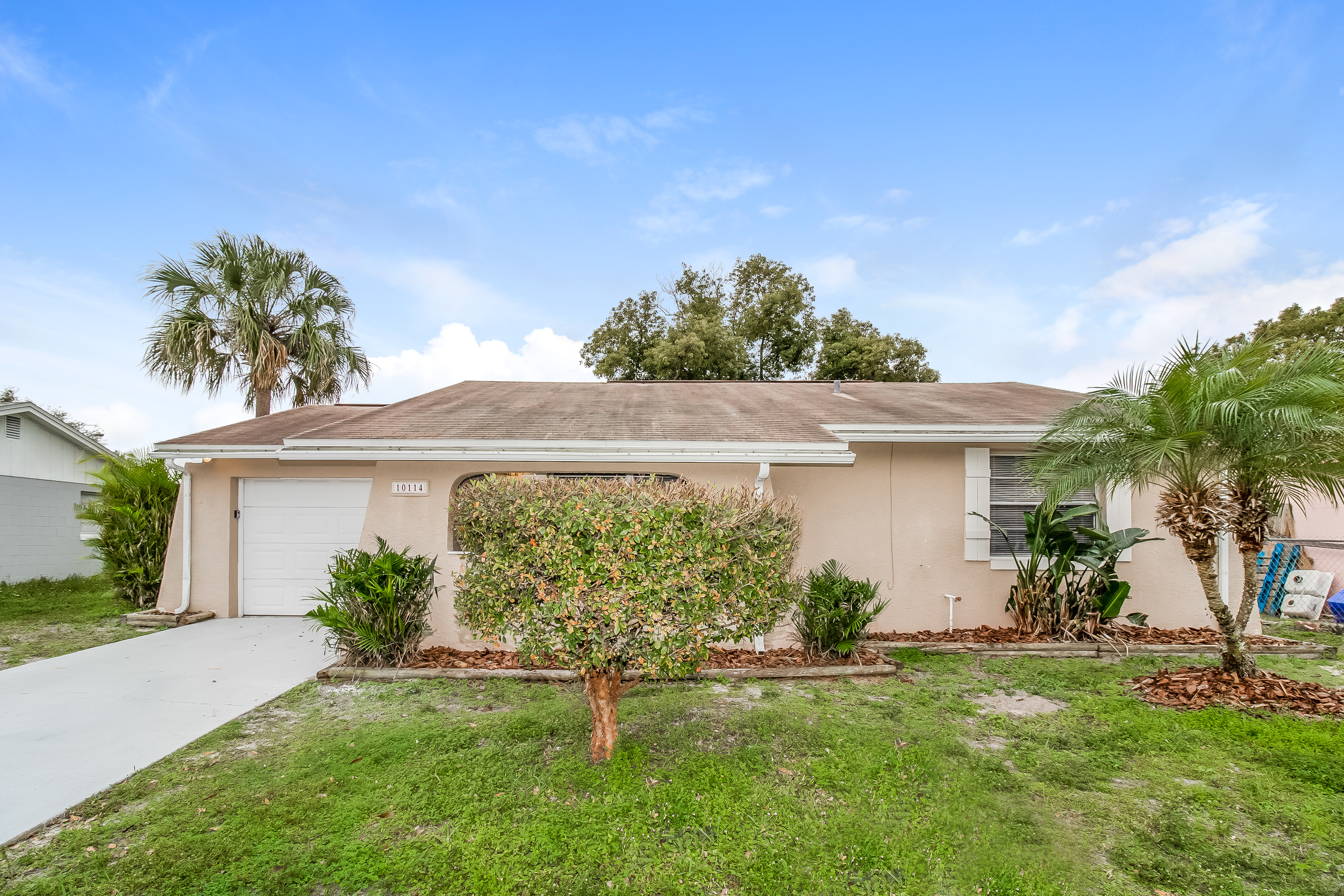 10114 Enchanted Oaks Ct Tampa, FL 33615